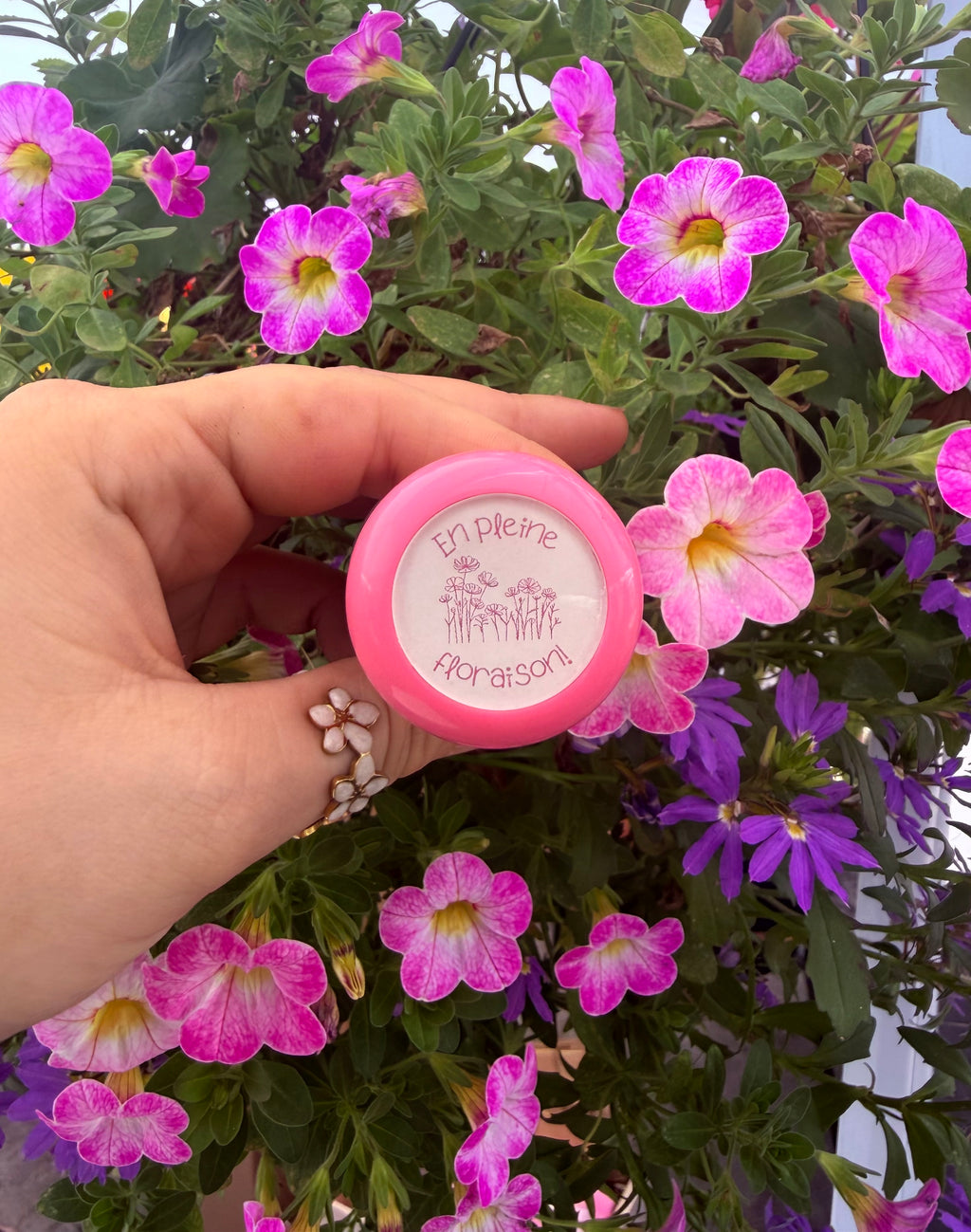 Étampe « en pleine floraison »